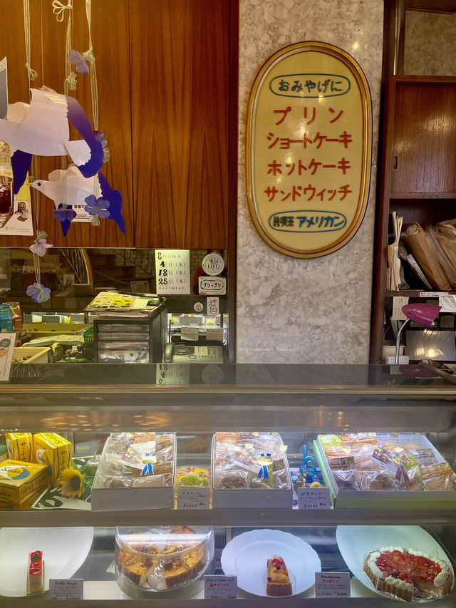 ☕【大阪・なんば 喫茶店アメリカン】昭和レトロの夢が広がる、まるで映画のような純喫茶体験