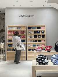 新宿のNEWoManで kittybunnypony pop-up🩵🩵
