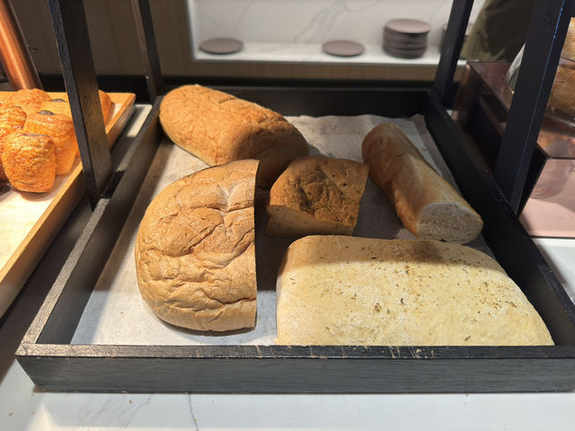 🍽️ Breakfast Delight at Café 168, G Hotel Gurney