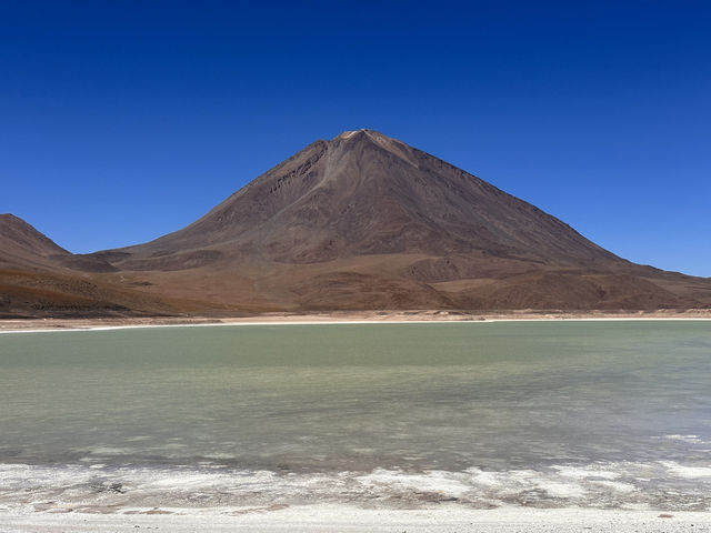 【Laguna Verde｜天空に浮かぶ翡翠色の奇跡】