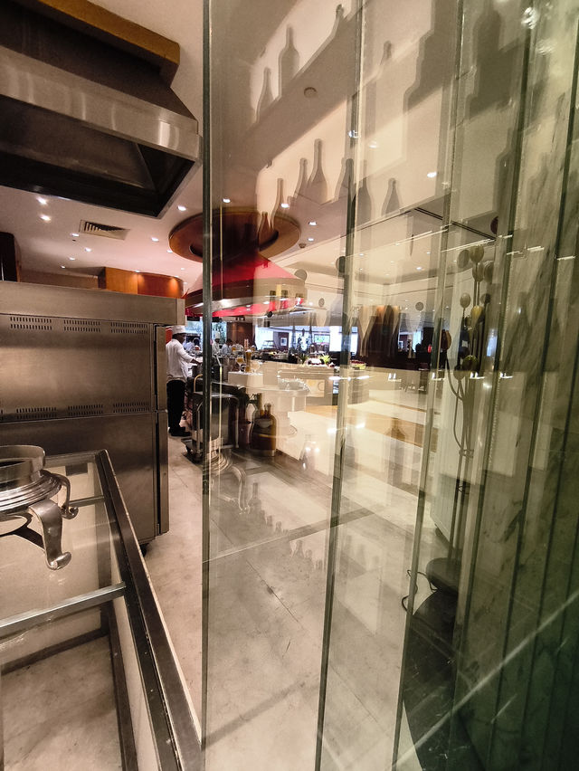 孟加拉｜達卡踏入五星飯店一秒感受節日氣氛 宰牲節來威斯丁大廳驚見MUBARAK金字牌好幸運！