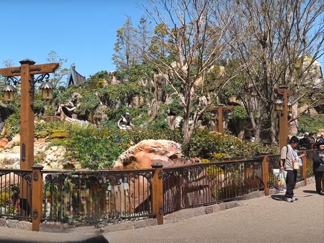 The Mesmerizing Fantasy springs in Tokyo Disney Sea