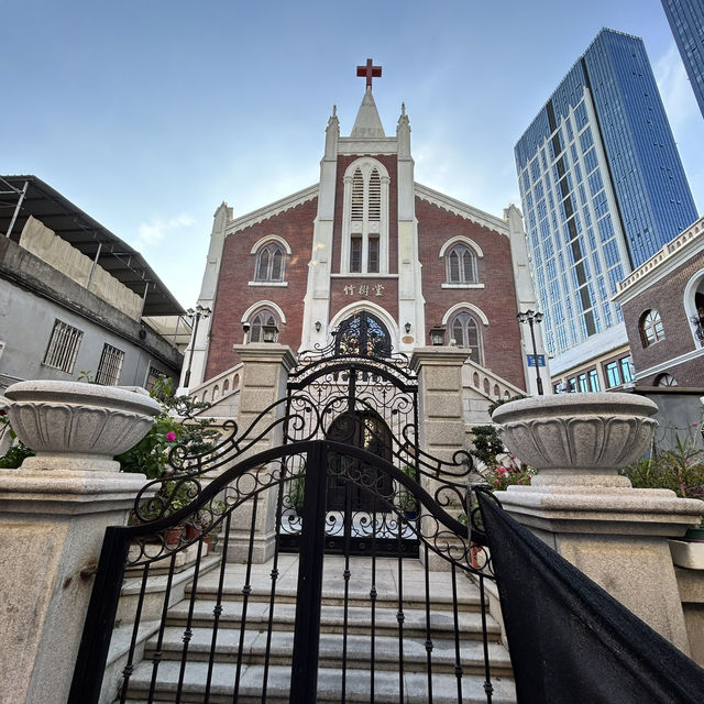 Divine & Delicious: A Solo Trip to Xiamen’s Catholic Church & Eighth Market
