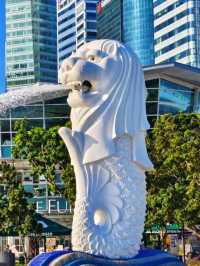 🦁📸 “Where the Lion Roars and the City Shines!” – Merlion Park