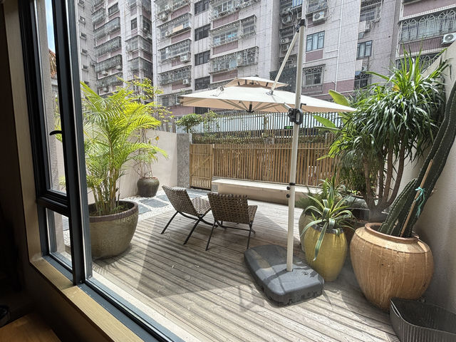 **【🌿 汕頭鬧市中的靜謐小院｜譽庭別院】**  