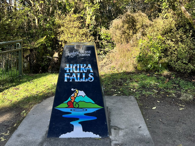 🌊 Huka Falls｜用爆發力演奏的藍色水交響曲 