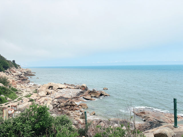 **🌊 汕頭南澳島｜隱藏版地質奇觀「田仔地質公園」免費打卡！海浪與億年礁石的震撼對話**  