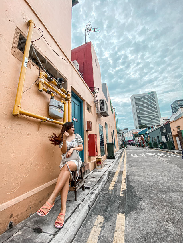 🎨 Painted Walls, Hidden Stories: A Walk Through Haji Lane’s Art