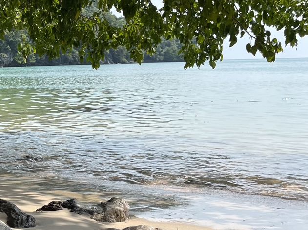 หาดลับ✨ มีแต่คนพื้นที่ที่รู้จัก น้ำใสเหมือนสระ