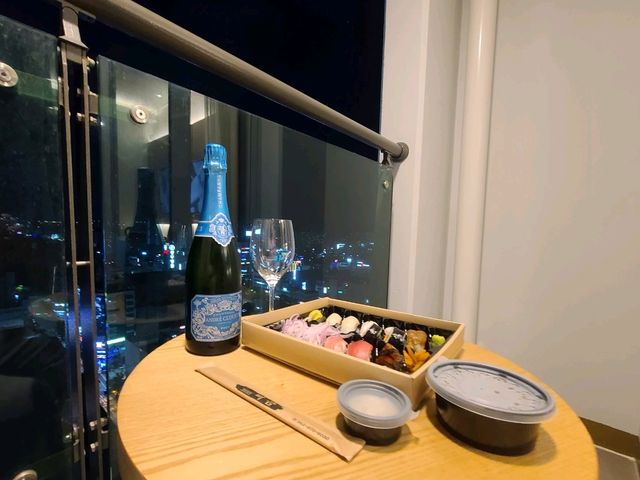 광주 유탑부티크호텔&레지던스 디럭스룸 혼캉스 (조식, 미니바무료, 테라스, 인룸다이닝)