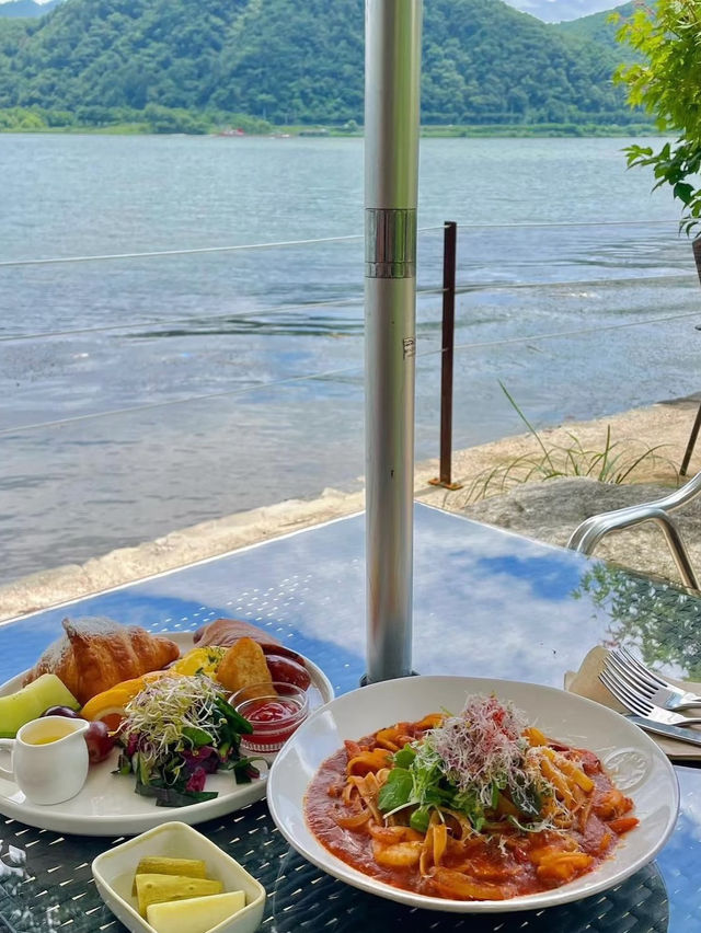 🇰🇷 Seoul Suburb Secret: A Real-Life Emerald Escape by the River 🌿