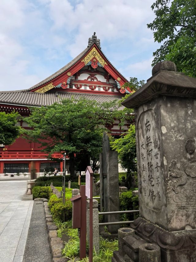 Iconic Blend of Old and New- Sensoji Temple
