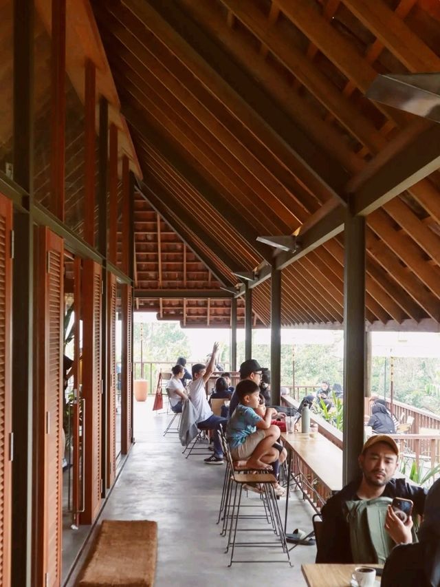 Cafe With the cool atmosphere of Bandung