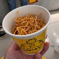 [横浜中華街]中華街のお土産にもぴったり！出来たてベビースターが食べられる[ベビースターランド]