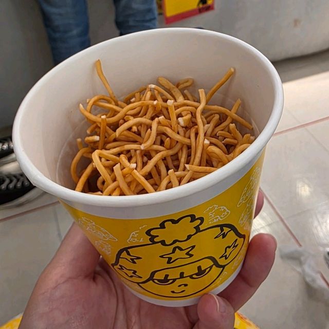 [横浜中華街]中華街のお土産にもぴったり！出来たてベビースターが食べられる[ベビースターランド]