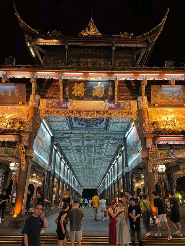 Nanqiao Bridge, A Charming Spot by the Water