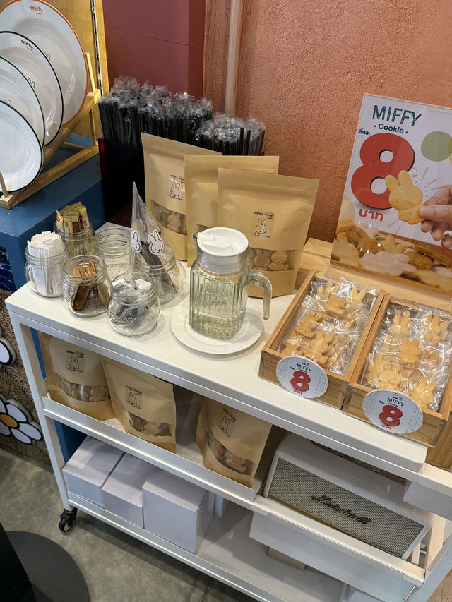Miffy's Voyage Café Camel Republic
