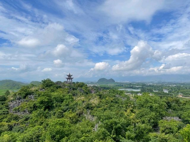 「地表最狂石林」富川•神劍石林景區「橫看成嶺側成峰」 「地表最狂石林」富川•神劍石林景區「橫看成嶺側成峰」