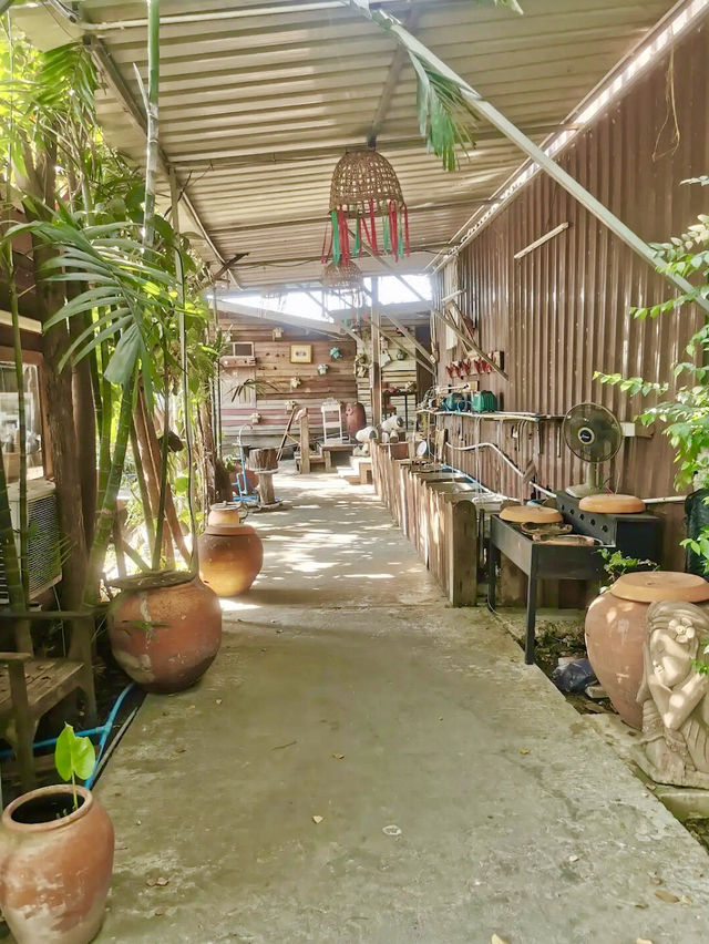 หลงทางไม่ว่า แต่อย่าหลงรักร้านนี้ 🌴✨
