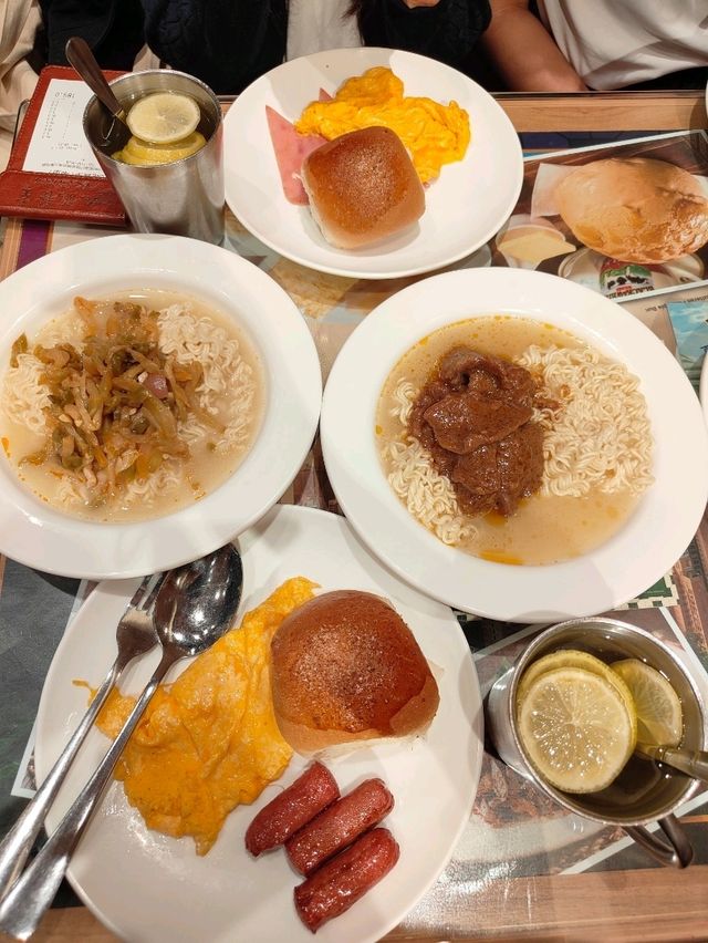 ชิมอาหารฮ่องกงที่ Kowloon Restaurant