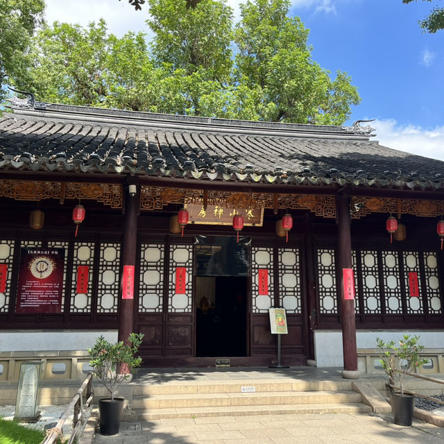 🔔 Hanshan Temple — Bells Beyond the City Walls 🔔 Hanshan Temple — Bells Beyond the City Walls