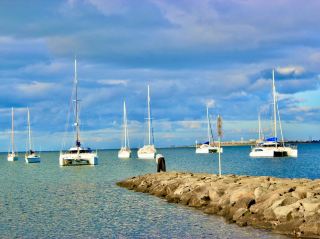 海洋之路夢想 從吉朗海濱到洛克阿德峽谷