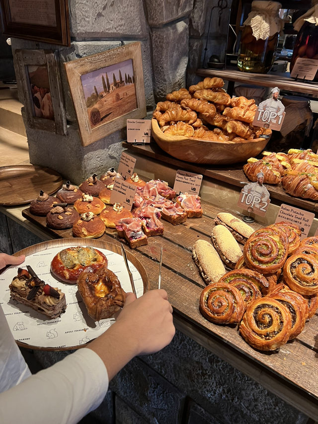 Couples’ Chill Weekend in Shanghai: Iconic Sights, Cloudy Vibes & Hidden Eats ☁️🏙️ Couples’ Chill Weekend in Shanghai: Iconic Sights, Cloudy Vibes & Hidden Eats ☁️🏙️