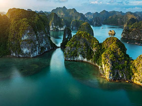 ハロン湾：ベトナムの伝説の楽園🐉🌊 | Trip.com Ha Tu