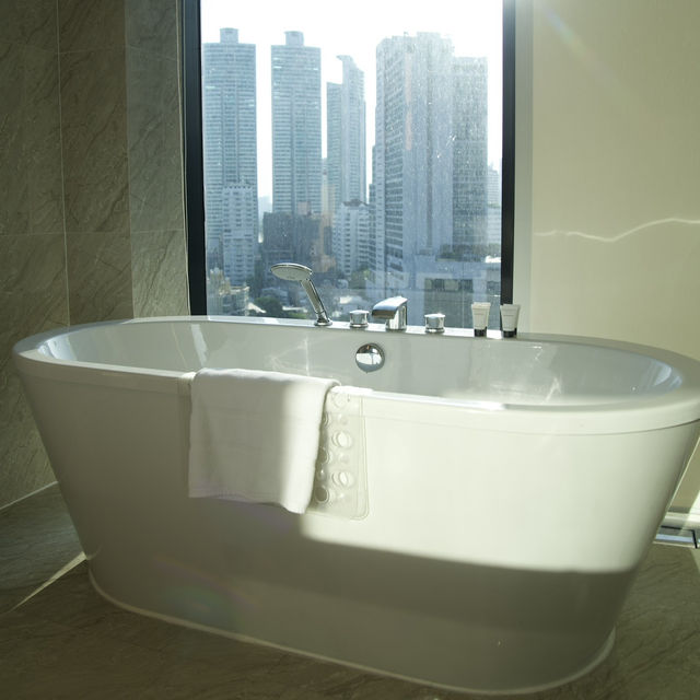 Overnight stay with a view of the Bangkok sky