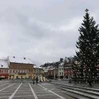 🏰✨ Explore the Magic of Brasov's Council Square! 🌆🌟


