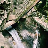 Hidden waterfall in Lake Como!