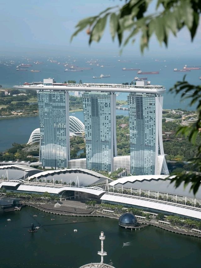 Singapore: A Colorful Blend of Culture and Modernity 🇸🇬