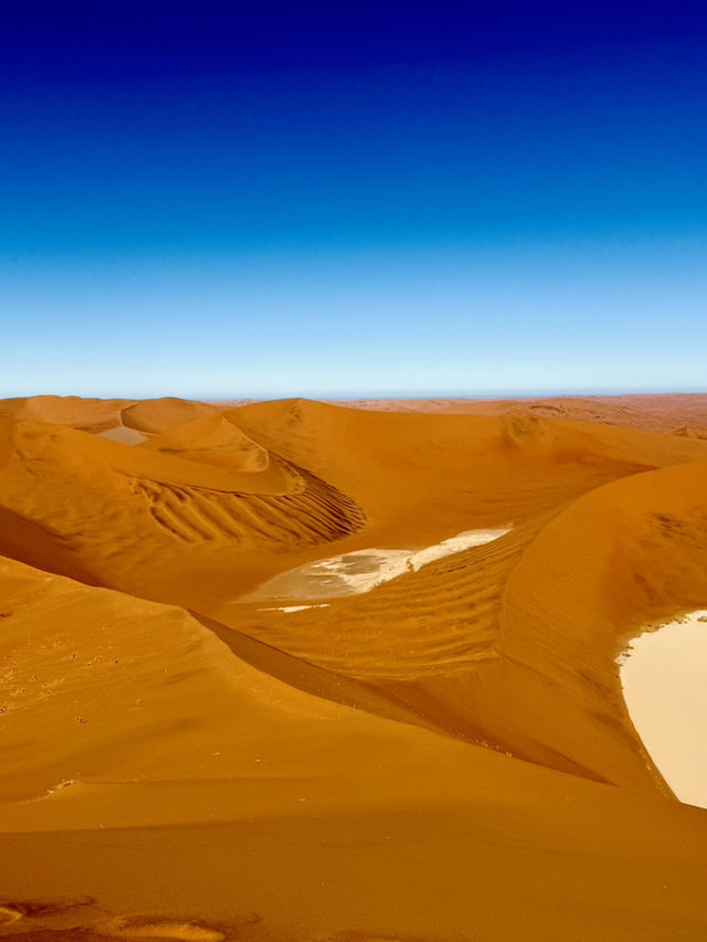 The Ancient Dunes of Sossusvlei & Deadvlei 🏜️