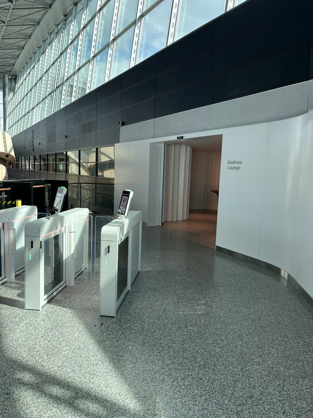 【Finnair Lounge（ヘルシンキ空港・シェンゲン内）】気軽に使える北欧スタイルの快適ラウンジ