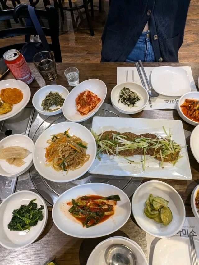 Seoul Bites & City Lights: Our Culinary Adventure in Korea's Capital