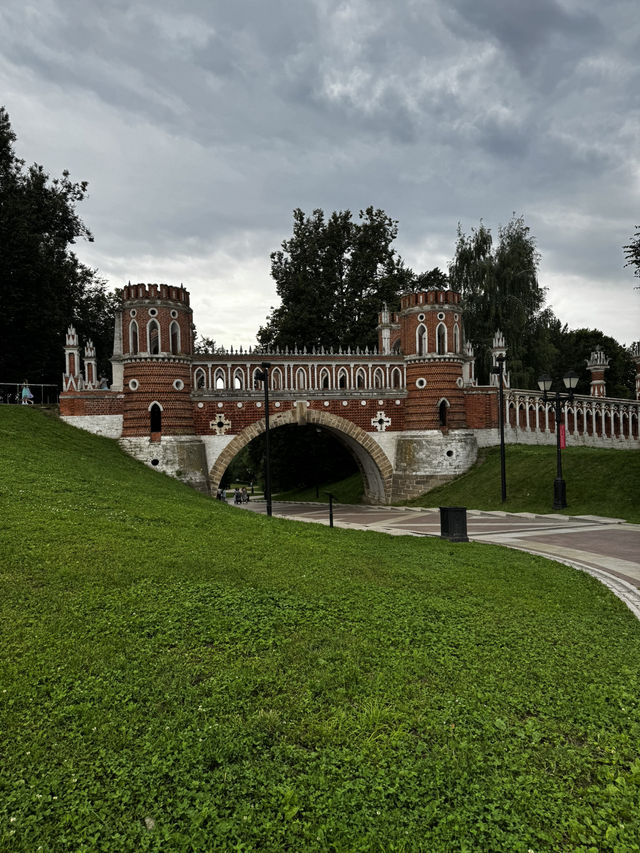  The Russian Versailles: A Walk Through Tsaritsyno  