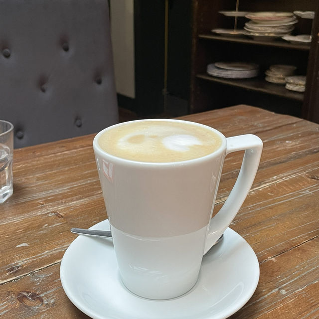 Derby🇬🇧Bites & Books: A Cozy Escape at Book Cafe Nottingham🍴✨