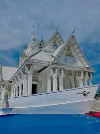 🏯 Wat Hin Thaen Lam Pachee – The Hundred-Million Glass Ship Temple