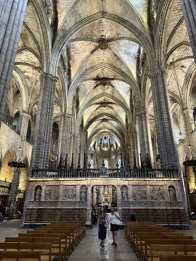 Wandering Through Barcelona’s Timeless Gothic Quarter Wandering Through Barcelona’s Timeless Gothic Quarter