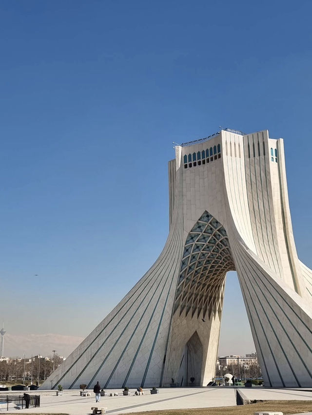 🇮🇷 Azadi Square – The Iconic Gateway of Tehran ✨🏛️