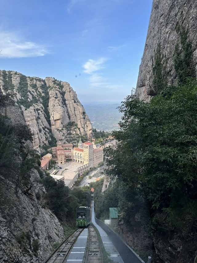 montserrat in a day from barcelona ⛰️⛪️ montserrat in a day from barcelona ⛰️⛪️
