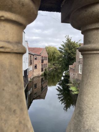 🚶♂️ The Secret Walk Behind the Bridge: Finding York's Hidden Riverside Path 🎨🌉
