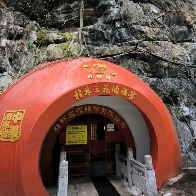 Baijiu cave and Elephant Trunk Hill