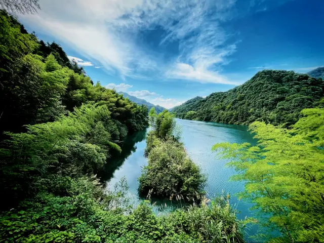 Dongjiang Lake Tourist Area is the only 5A scenic spot in Chenzhou