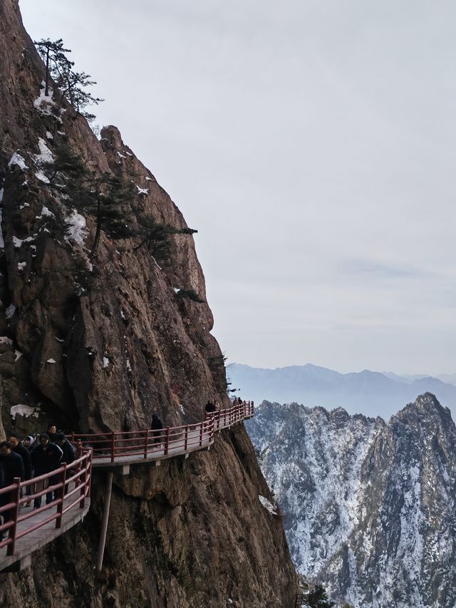 老君山的絕壁棧道