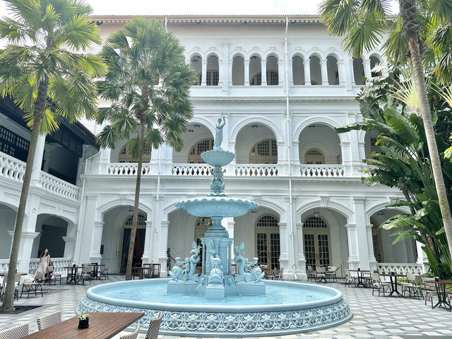 新加坡｜萊福士Raffles藍色噴泉