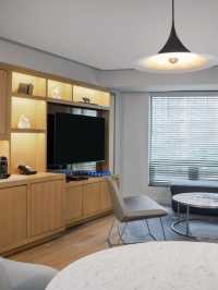 🌟✨ Luxe Suites & Eats in NYC's Heart 🗽🍴