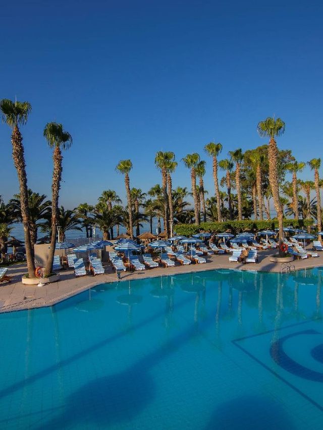 🌴 Limassol's Luxe Escape: GrandResort Insights 🏖️