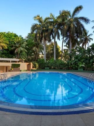 🌟 Surat's Serene Stay: Marriott Magic ✨