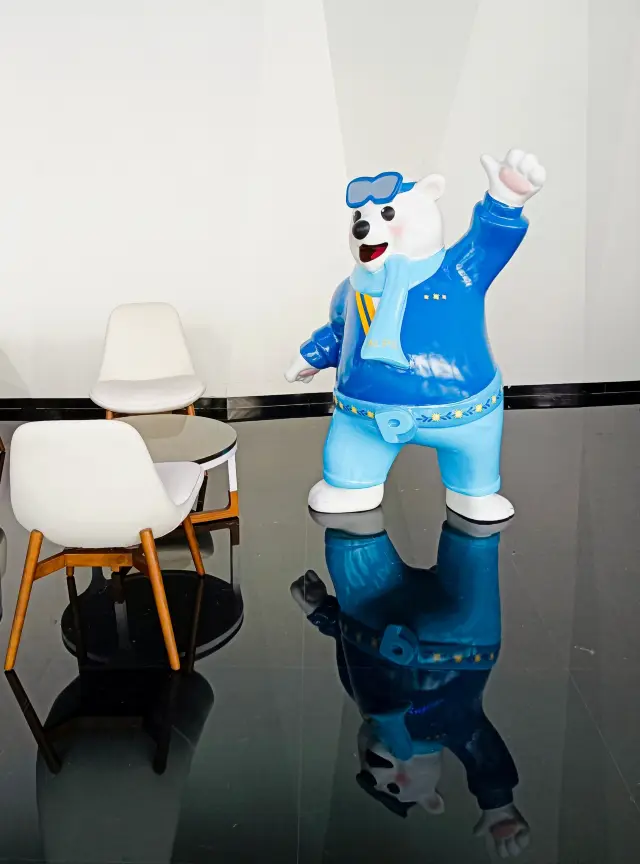 Enjoy the world-class scenery of the Alps snow world together